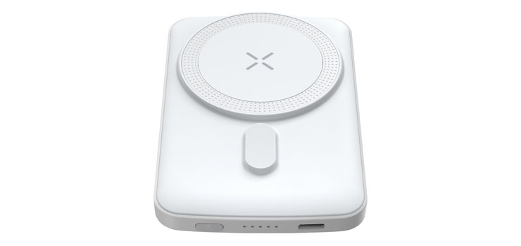 80-magsafe-compatible-qi-wireless-battery-bank-5000mah-1.jpg